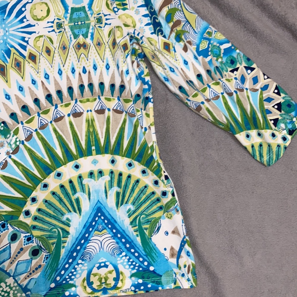 🌴Vibrant 3/4 sleeve from Chico’s - Picture 3 of 4
